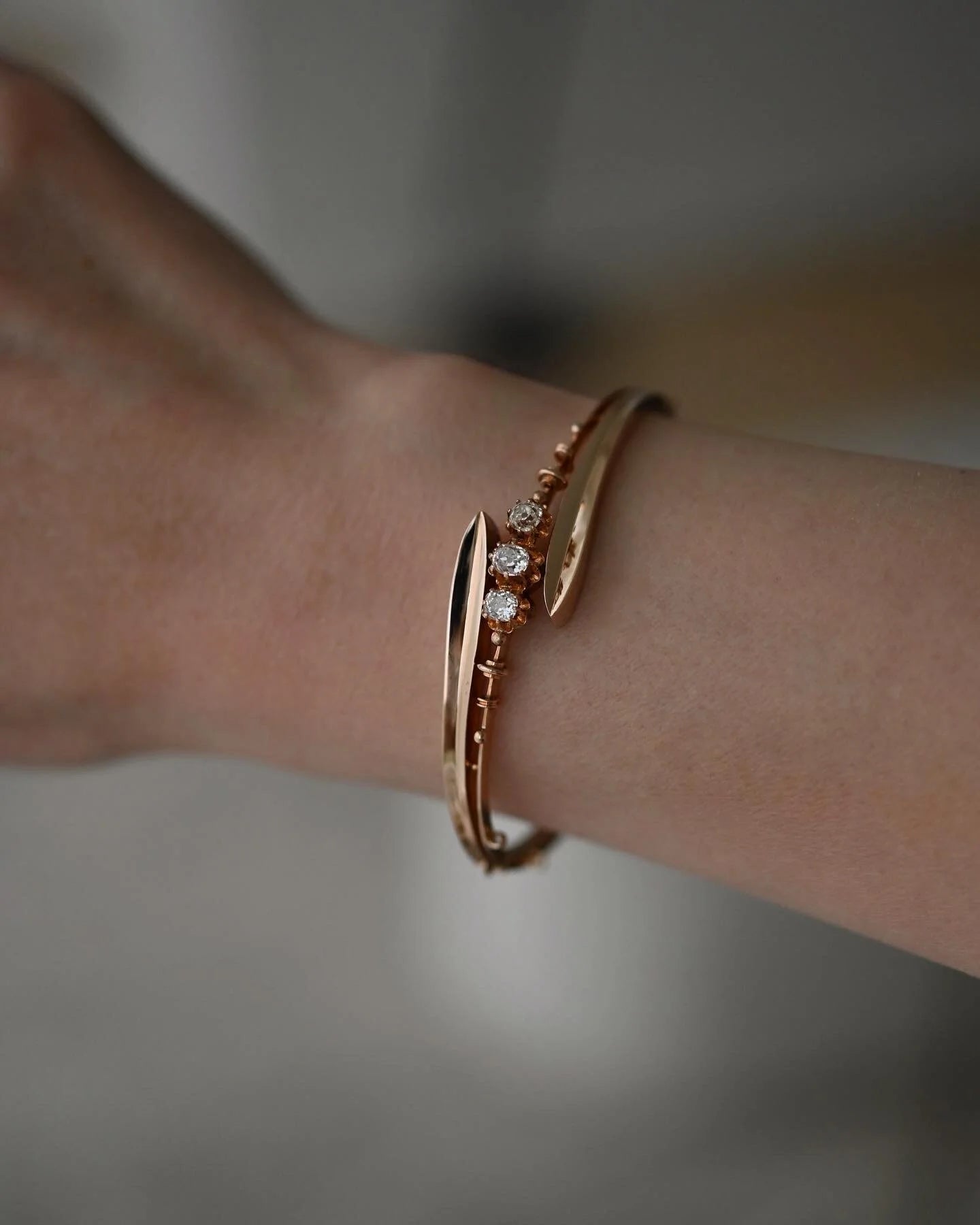 Sublime Antique Old Mine Cut Diamond Bangle 18K Gold Beg 1900s