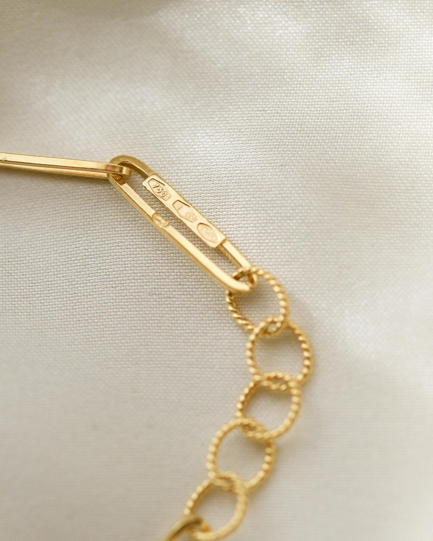 Long Poetic Vintage Chain from Uno A Erre 18K Gold