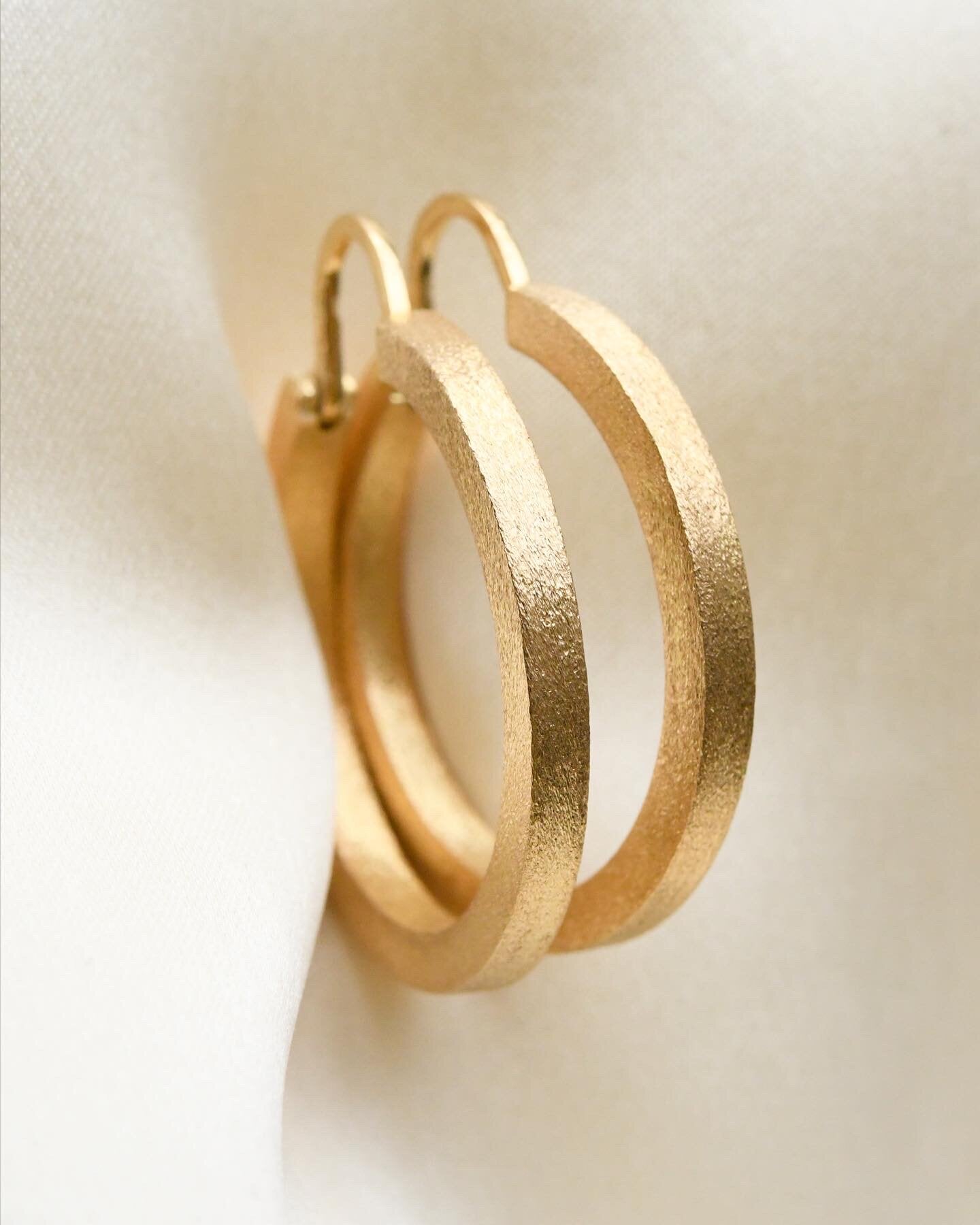 Amazing Star Dust Gold Hoops 18K Gold