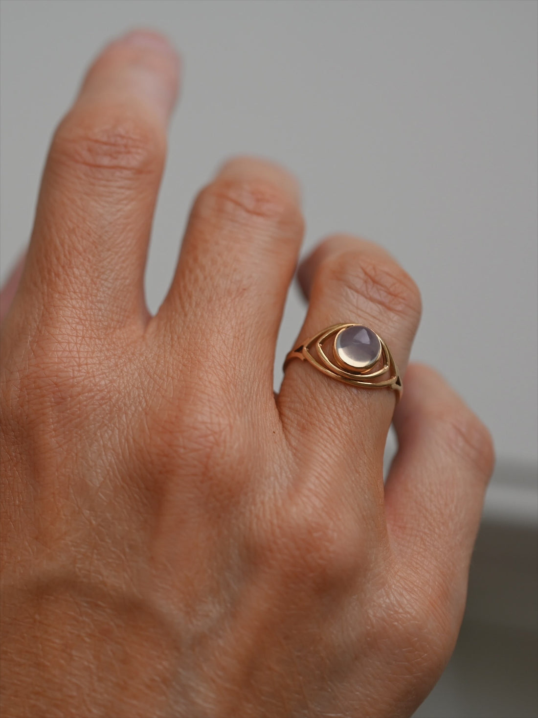 Gorgeous Vintage 18K Gold Moonstone Evil Eye Ring