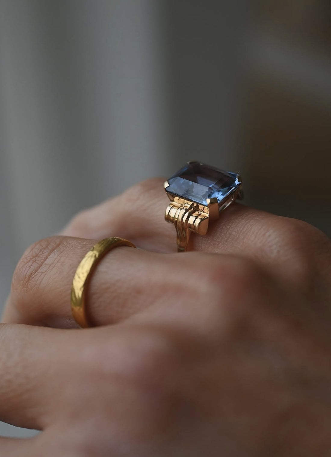 Stunning Vintage 18K Gold Cocktail Ring with Ocean-Blue Spinel, Sweden 1954